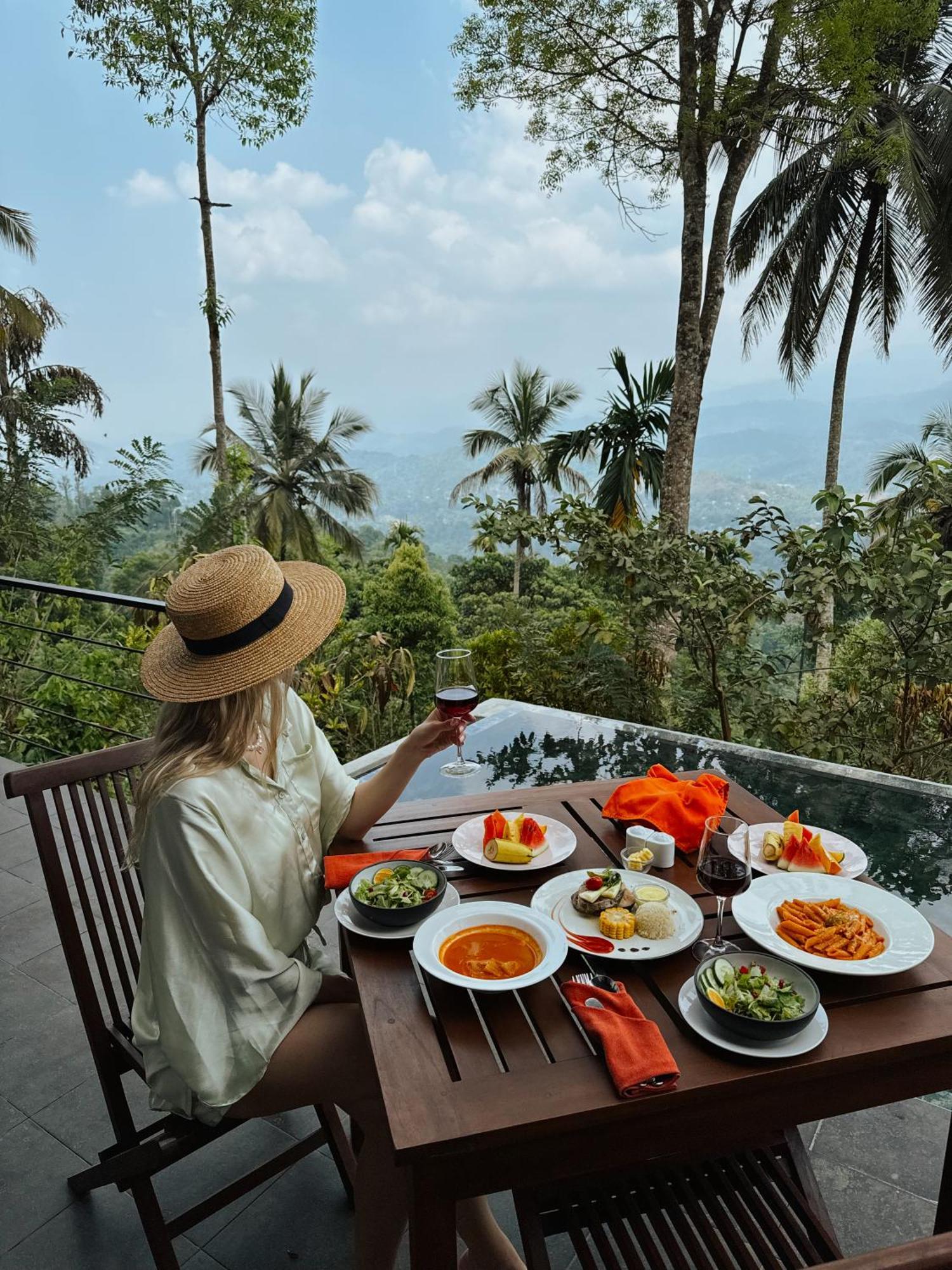 Aarunya Nature Resort&Spa Kandy Bagian luar foto